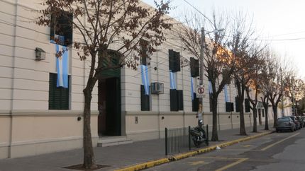 Hace 119 años nacía el icónico Colegio Lourdes de Banfield.