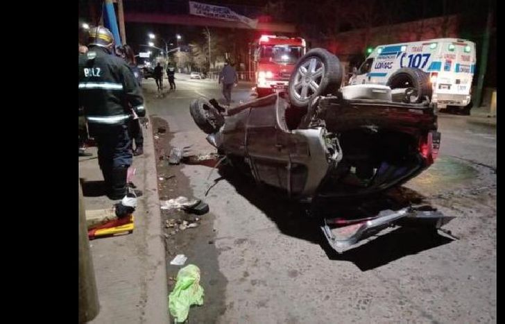 tres personas fueron trasladadas al Hospital de Llavallol con heridas leves.