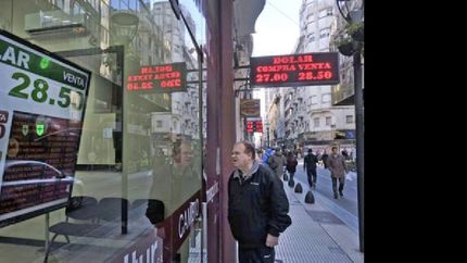 el dolar se disparo y renuncio el titular del central