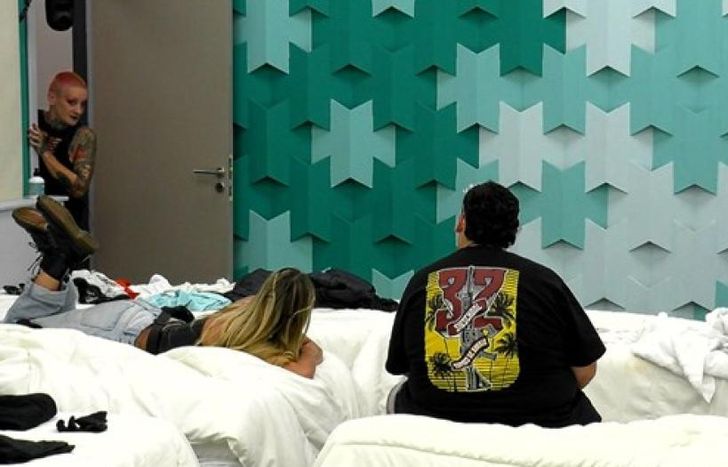 Todo mal entre Furia y Manzana.