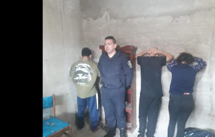 Vendían estupefacientes en una villa del Partido de Almirante Brown.