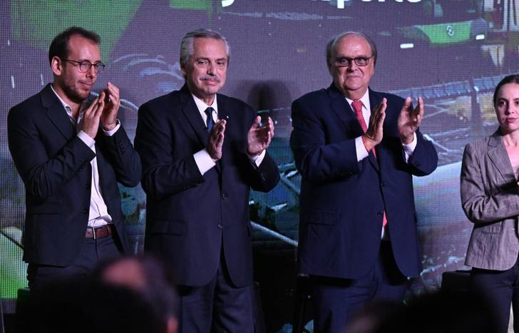 Inauguró una exposición de diseño e innovación industrial con más de 400 pymes.