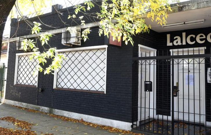 La sede se encuentra ubicada en Alberti 190.