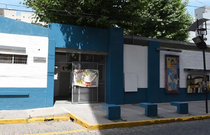 En Pasaje González 40, Lomas.