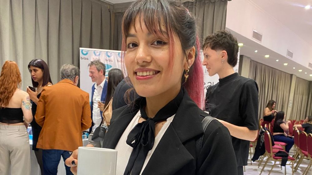 La víctima cayó en el cuento del tío de una banda de gitanas. La víctima cayó en el cuento del tío de una banda de gitanas.