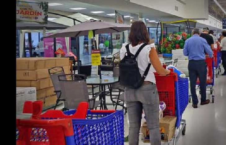 paralelamente, los controles de precios que son cada vez más abarcativos.