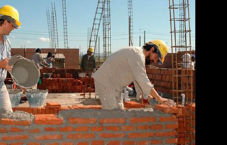 “Se perdieron casi 90.000 puestos en el sector privado registrado y a esto se agrega que también se perdió empleo informal”.