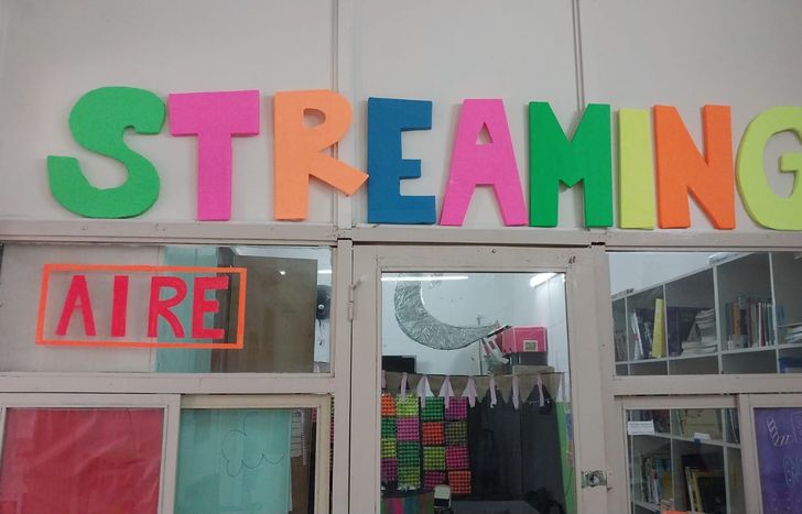 La sala ya está lista, ahora necesitan los elementos para grabar.