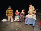 Dos amigos de 84 años, vecinos de Lomas, estrenan una obra de García Lorca en Temperley.