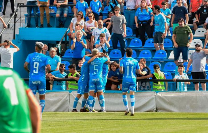 El Cele rearma su estructura.