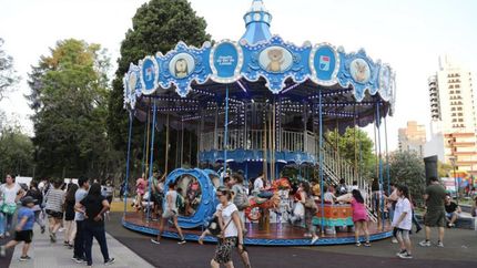 Ya es la gran atracción de la plaza central de Lomas. Ya es la gran atracción de la plaza central de Lomas.