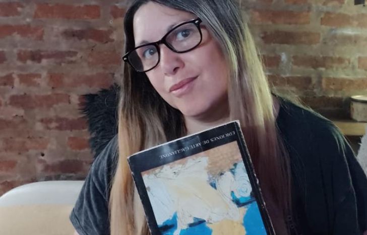 Alejandra es una apasionada de la literatura.