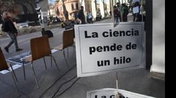Esto redundará en el achicamiento de programas, de personal y de financiamiento.”