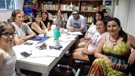 Leandro es el autor de tres libros de poesía.