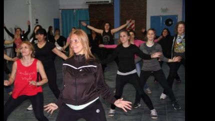 ofrecen talleres gratuitos en instituciones de todo lanus