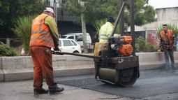 Las avenidas Alsina y Almirante Brown son de las más transitadas de Lomas.