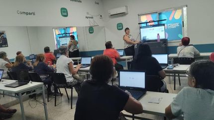 Las clases están a cargo de un equipo de docentes.