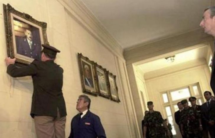 Néstor Kirchner le pidió a Roberto Bendini que bajara el cuadro de Videla.