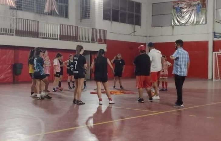 Los Andes probó jugadoras en todas las categorías.