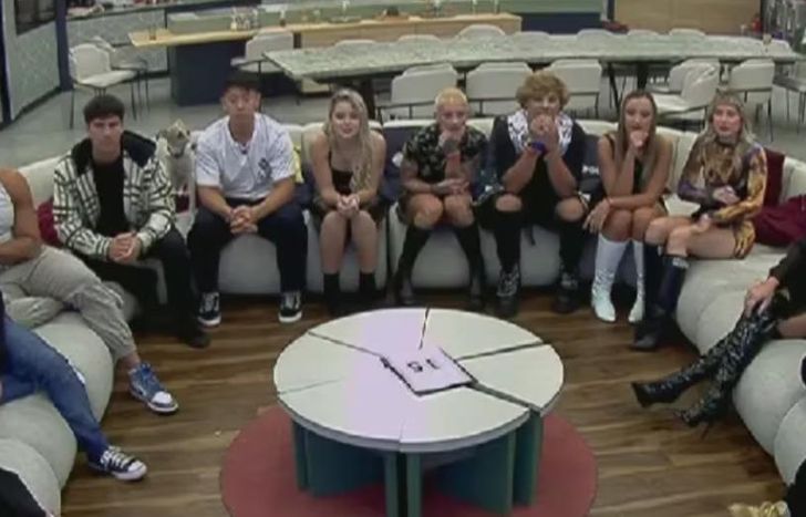 Cinco jugadores en placa.