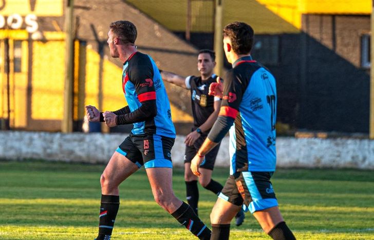 El delantero todavía sueña con lograr el ansiado regreso a la Primera Nacional con Brown.