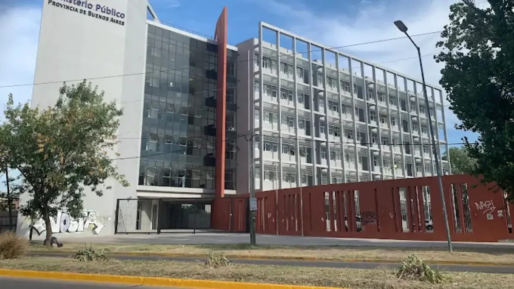 El caso hecho ocurrido en Villa Centenario es investigado por la UFI 4 de Lomas de Zamora. El caso hecho ocurrido en Villa Centenario es investigado por la UFI 4 de Lomas de Zamora.