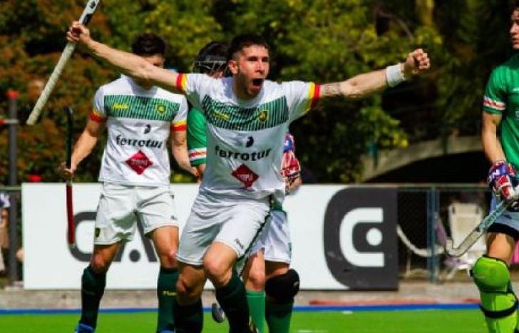 Lidera la tabla de goleadores.