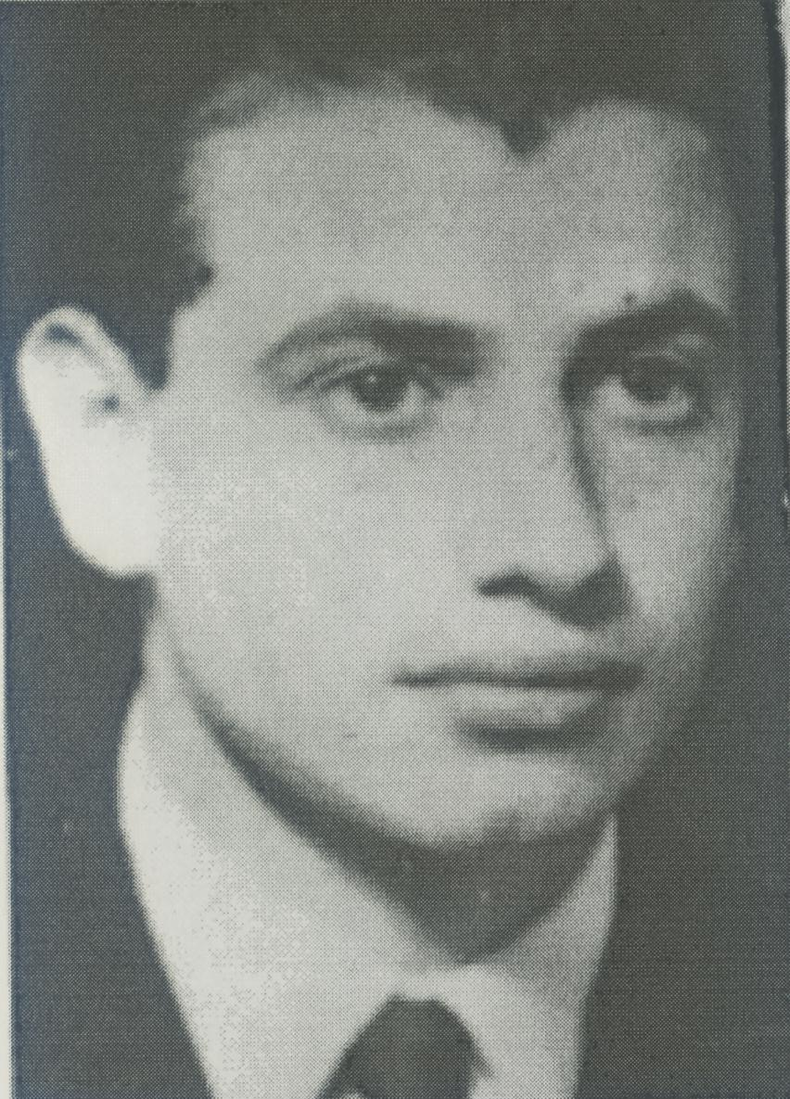 Falleció con 28 años, el 19 de enero de 1977, secuestrado por 10 “civiles” armados.
