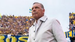 Russo podría sumar un lateral desde Lanús.
