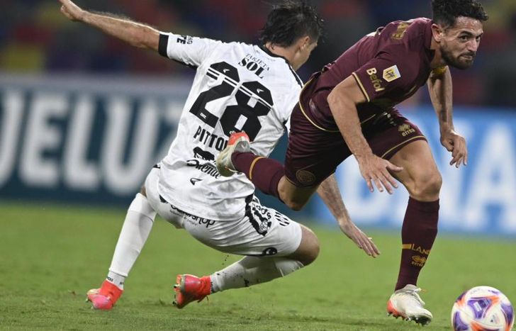 Acosta supera en la marca a Pittón.