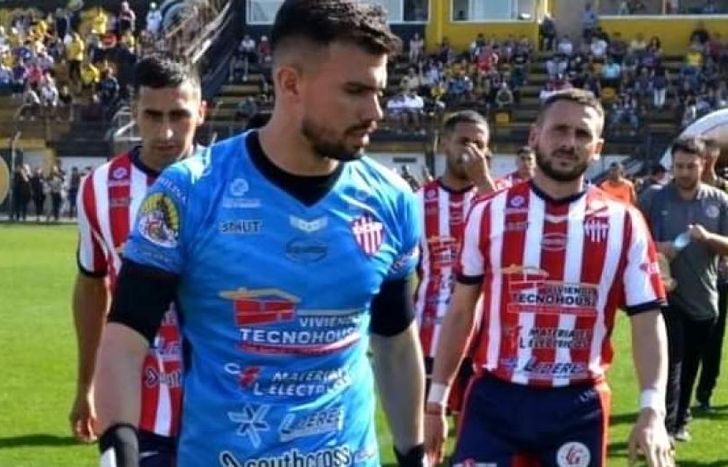 Tello evalúa su futuro en el Albirrojo.