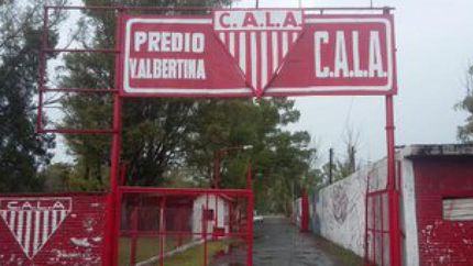 Para las familias del predio Albertina.