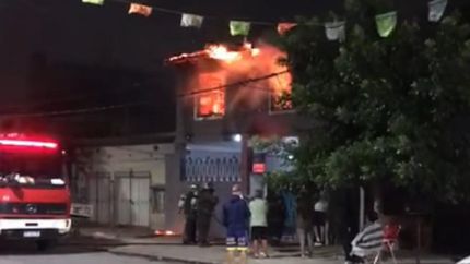 Diario La Unión | La casa se quemó casi en su totalidad, según informaron los Bomberos de Lomas.