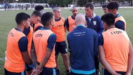 Los chicos de Temperley vencieron al local Sportivo Baradero antes de volver a Turdera. Los chicos de Temperley vencieron al local Sportivo Baradero antes de volver a Turdera.