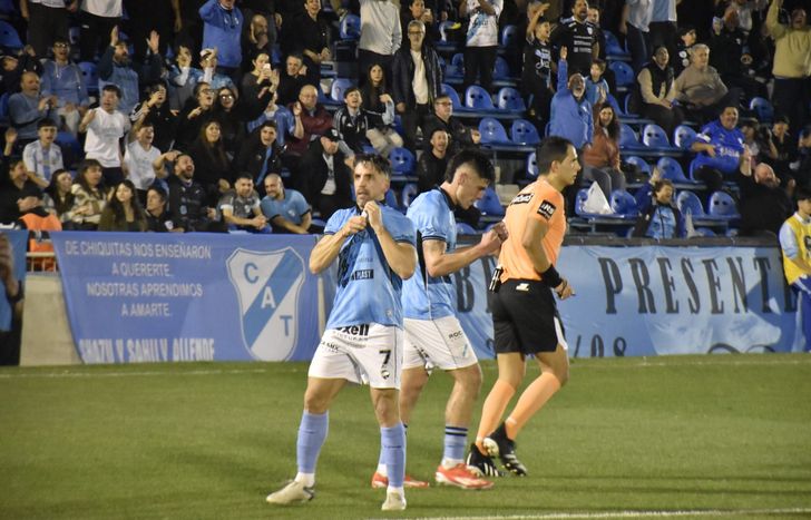 Gabriel Hauche, fundamental en la victoria de Temperley.