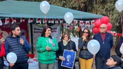La jornada concluyó con la suelta de globos blancos en memoria a los pacientes que ya no están.