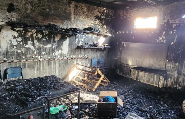 El incendio provocó importantes pérdidas en el jardín.