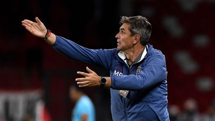 Mauricio Pellegrino sigue firme en el banco de Lanús. Mauricio Pellegrino sigue firme en el banco de Lanús.