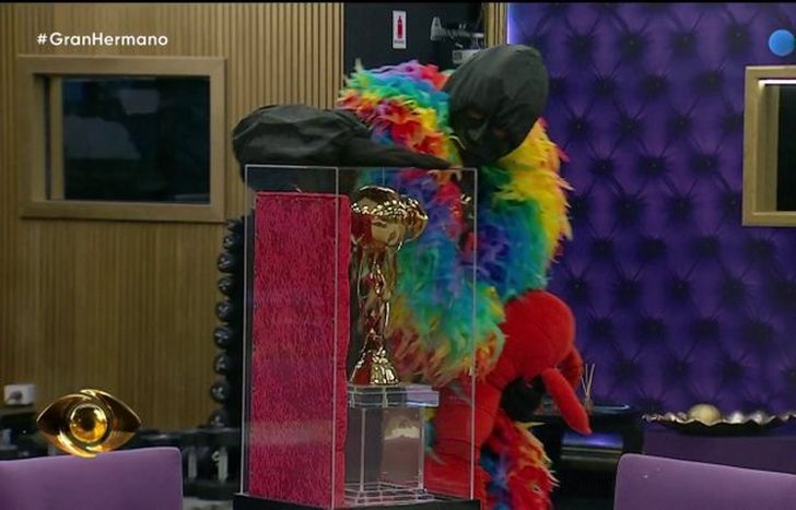 Llamativa presencia en la casa de Gran Hermano.&nbsp;