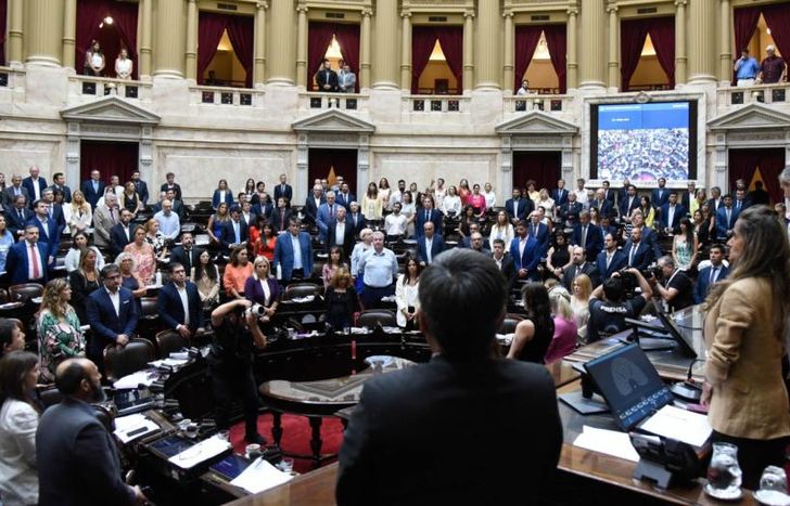 Diputados hizo un minuto de silencio por la trágica muerte de Sebastián Piñera.