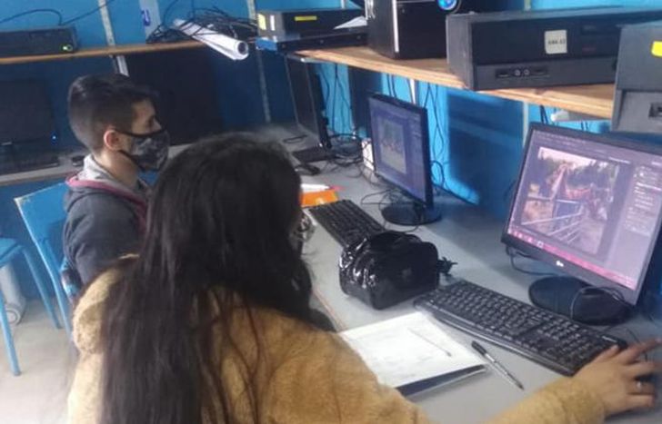 Todos los cursos cuentan con certificación oficial.