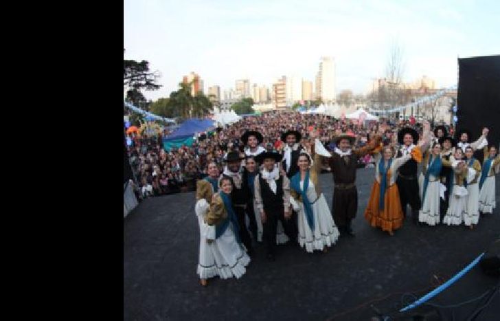 en la grigera hubo miles de espectadores.