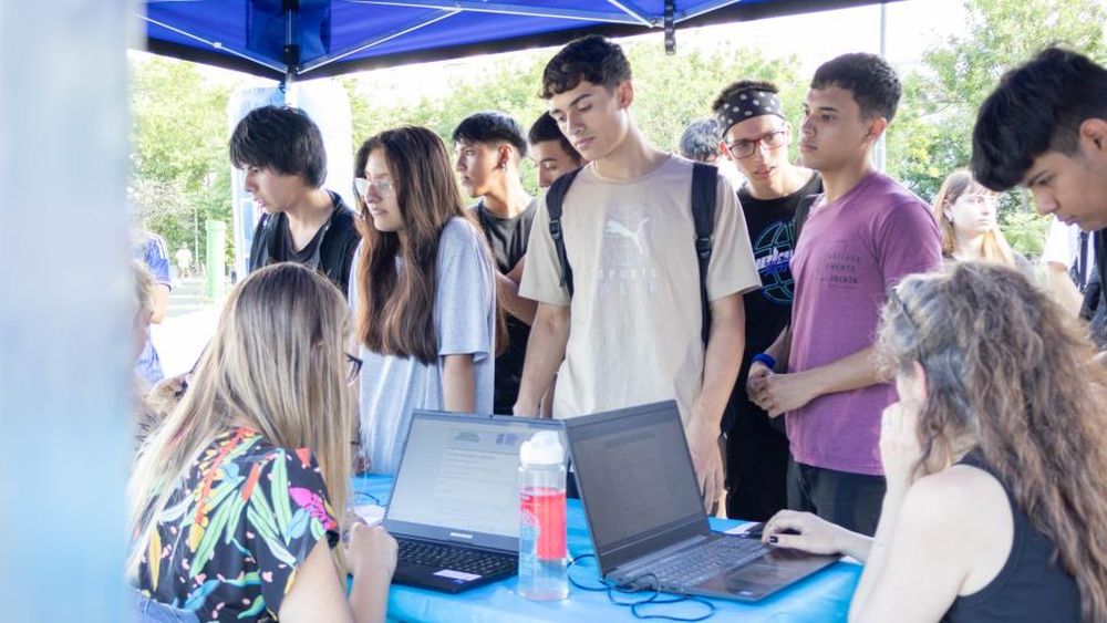 Más de 850 vecinos se anotaron en los cursos de oficios digitales.