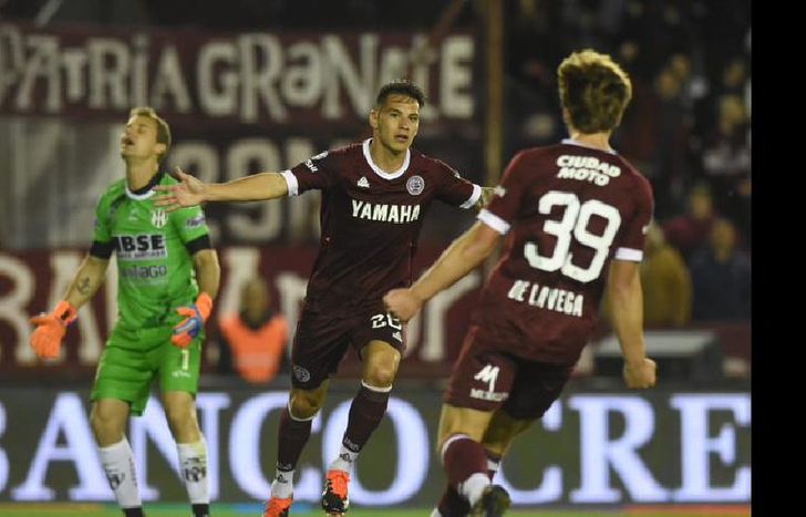 Lanús fue menos pero tuvo efectividad y celebró en su cancha.