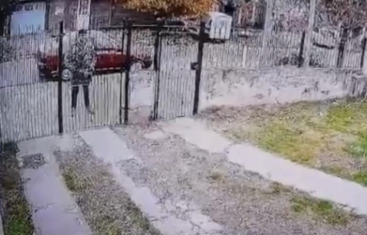 El acusado fue filmado por las cámaras de seguridad.