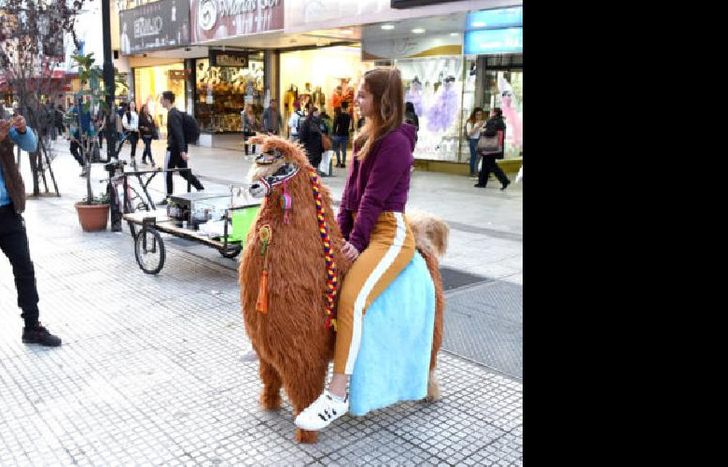 Se dedica a la fotografía desde los 14 años.