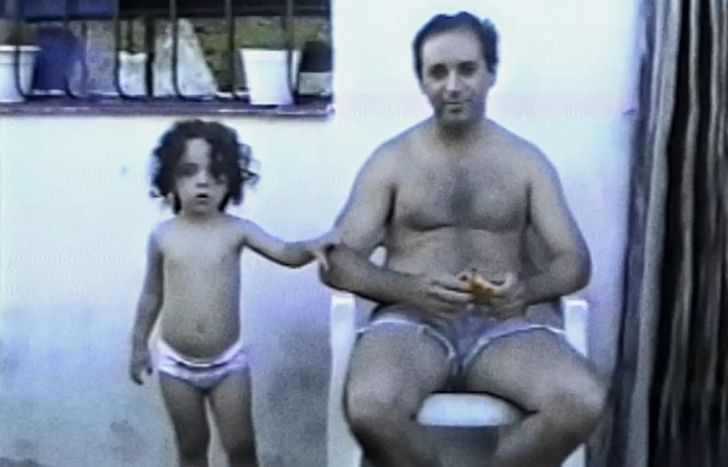 Martina, directora del documental, junto a su padre, quien es el protagonista del film.