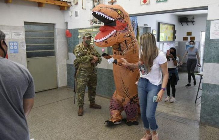 Así se presentó a votar.