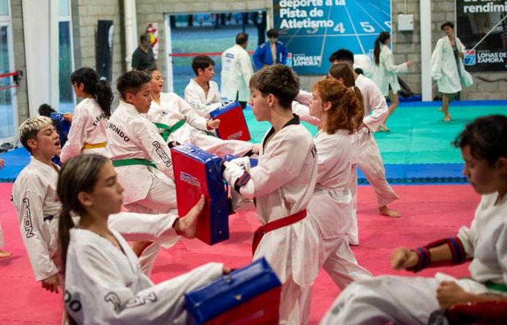El gimnasio tiene más de 400 metros cuadrados y todo tipo de equipamiento.