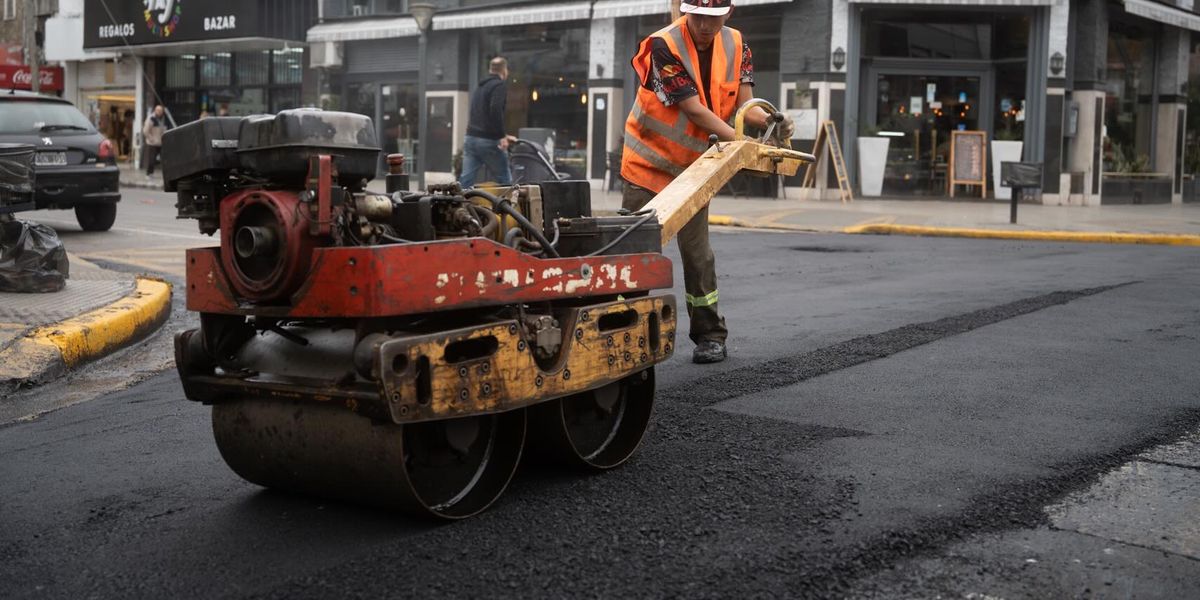Los trabajos en Banfield abarcan las dos manos de la avenida.